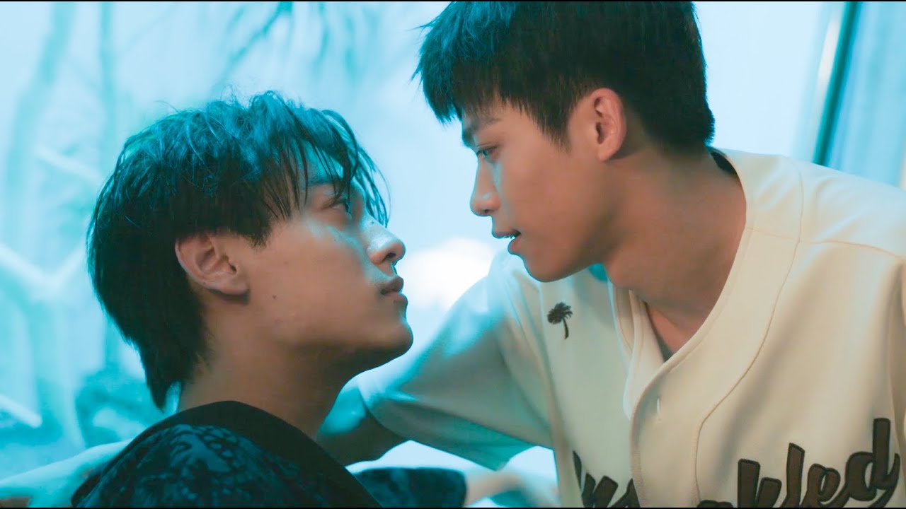 【逆愛 & Revenged Love】霸總攻把直男受死死摁在沙發上，早被迷得失了魂！💙 # 逆愛 #Revenged Love #movie ...