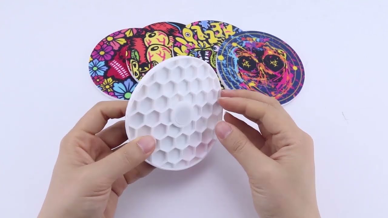 Siliclab printed silicone dab mat with honeycomb sunken grid and color-changing lights