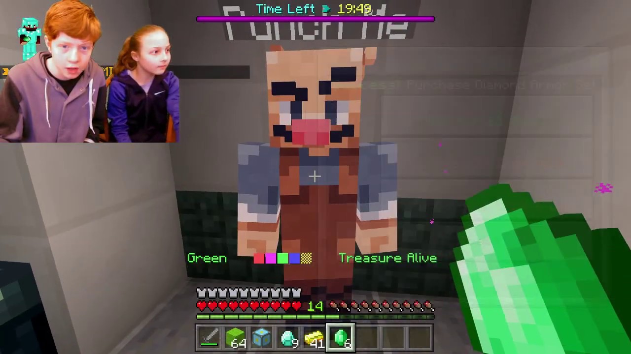 Playing treasure wars with AKM Gaming with same keyboard and mouse ...
