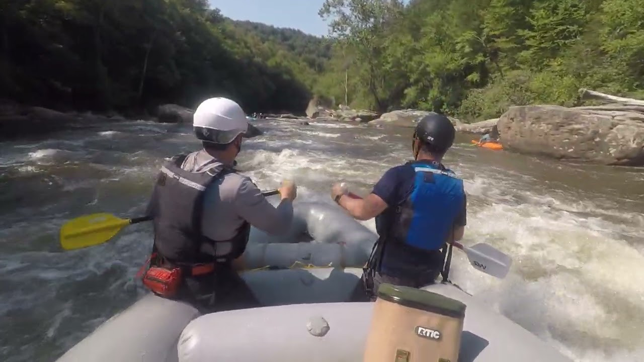 Roostertail Rapid - Upper Yough River R2 rafting