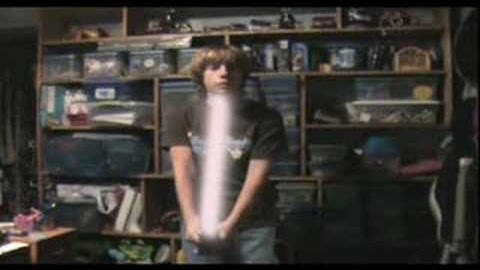 my first lightsaber effect ( adobe aftereffects cs3)