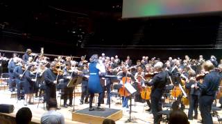 Alondra de la Parra makes the Orchestre de Paris dance !