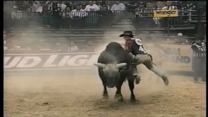 Little Hopper bucks Rodney Lidgard - 97 PBR Finals