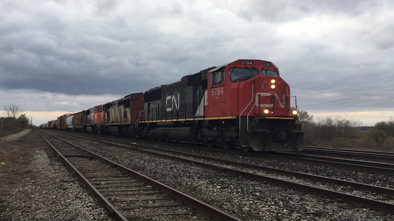 [HD] CN M394 - CN 5784 East at Paris (29 October 2017)