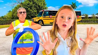 Nastya dan teman-temannya mempelajari peraturan bus sekolah - Peraturan keselamatan untuk anak-anak