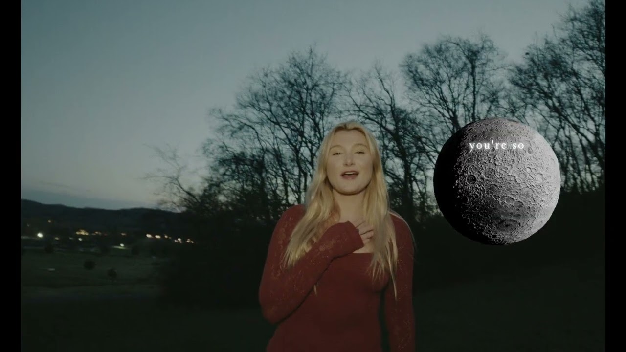 Tonton Caroline Culver - Buzzed (Official Video) di YouTube Tonton Caroline Culver - Buzzed (Official Video) di YouTube