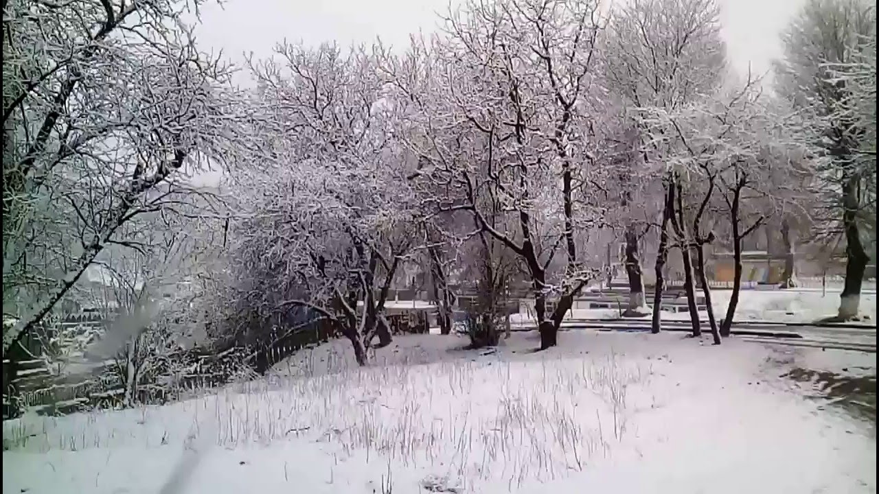 Зима не отпускает. Весна не может победить. Снег в апреле. - YouTube