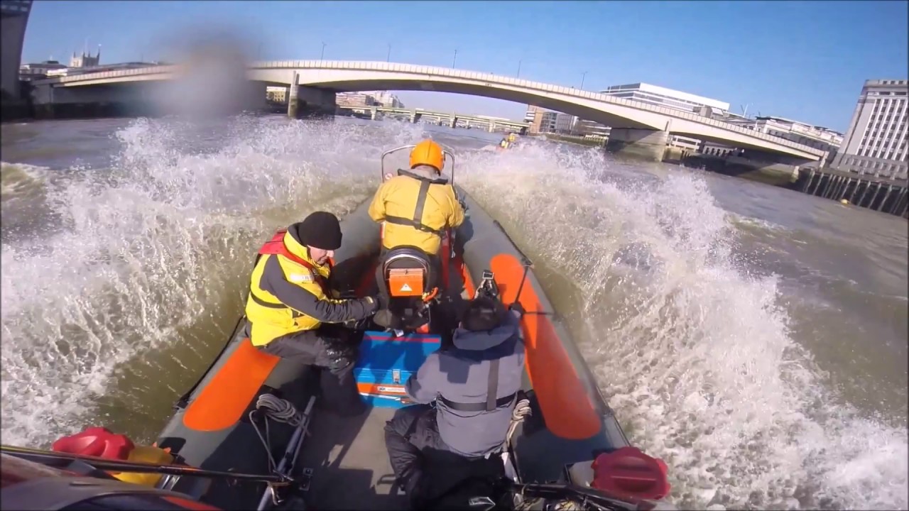 GO PRO FAST RESCUE BOATS ON THAMES - YouTube