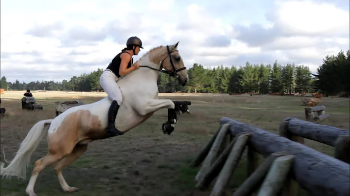 Huge bare back jumping - Free Riding - Alycia Burt...