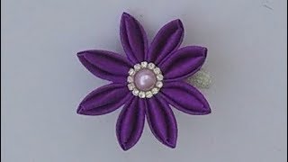 Лиловый цветок на заколке в стиле канзаши. 🏶🏶🏶/Purple flower on a hair clip. Kanzashi style 🏶🏶🏶