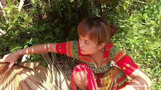 Primitive Life Ep 125 The girl exchanged bread to rest in the aboriginal boy's tent