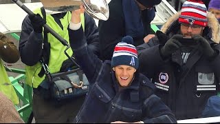 Thousands cheer Patriots in city parade