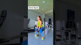 تمرين السومو سكوات لشد عضلات الفخد الداخلية /Sumo Squat