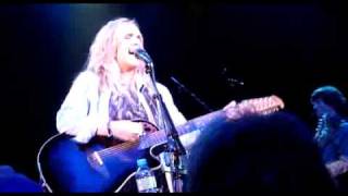 Melissa Etheridge - Drag Me Away - London 29th June 2010