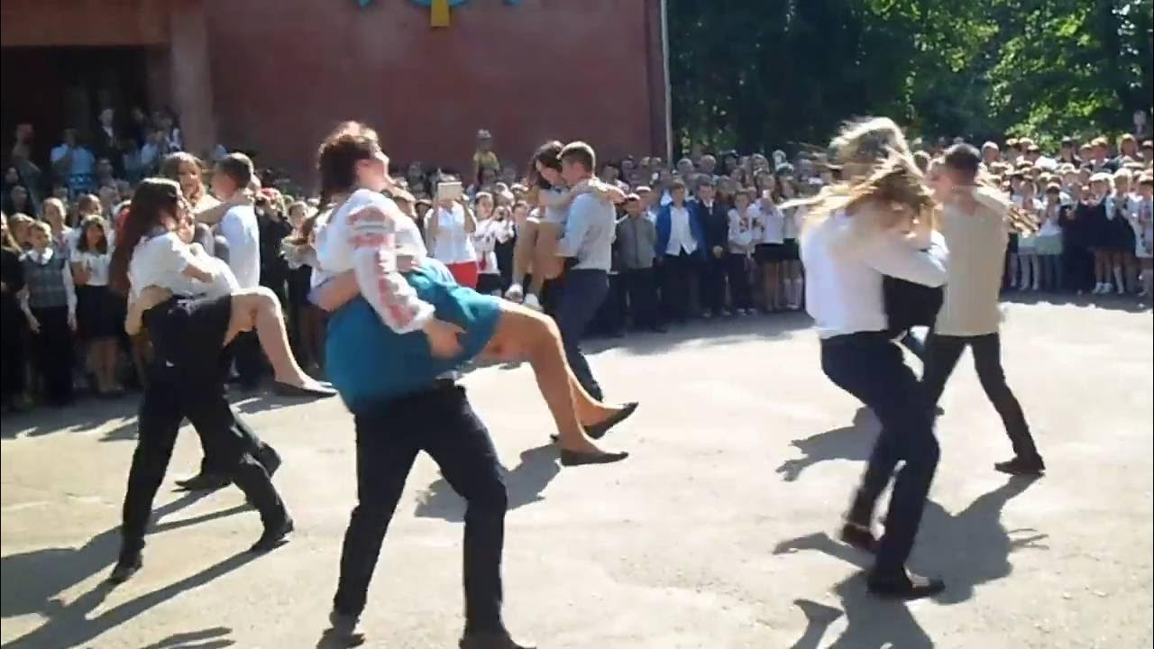 Вальс на последний звонок 11 класс музыка. Вальс на выпускной 11 класс. Картинка школьный вальс на последний звонок. Школьный вальс видео танец. Вальс выпуск.