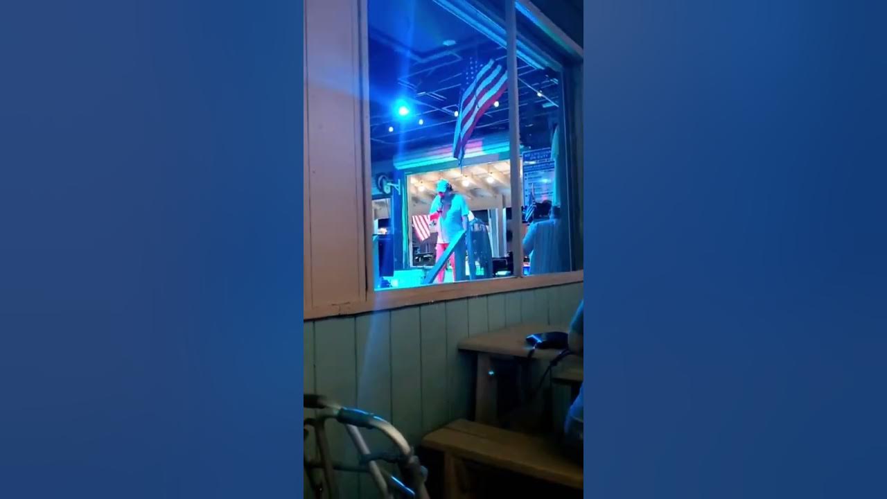 Streets Of Bakersfield (Dwight Yoakam) karaoke style. YouTube