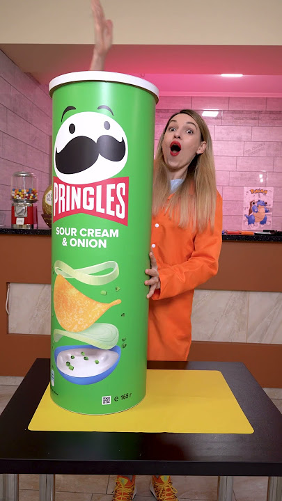 Super hand - multiplies giant packages candies and chocolate