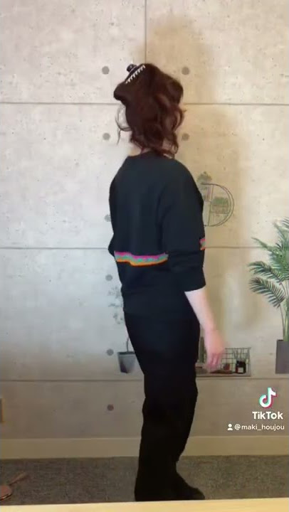 Japanese porn star Maki’s holiday clothes