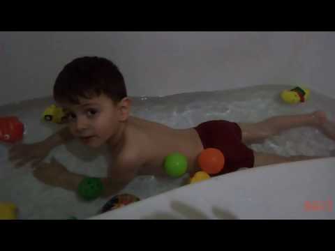 Video: Banyoda Oynamaq üçün 3 Fikir