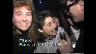 Miniatura de vídeo de "Nino D'Angelo fans in delirio al PalaTrussardi di Milano 1990"