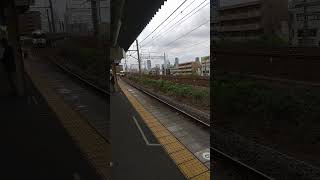 JR尾頭橋駅を通過する新快速豊橋行き列車