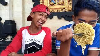 HOT VS COLD FOOD CHALLENGE / FIRE GUY VS ICE GUY FUNNY PRANK FOR 24 HOURS! | Mikael TubeHD