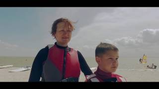 Семейный отдых на море в Акватория Лета Ейск на Азовском море. Обучение виндсерфингу для начинающих.