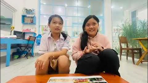 Tiếng Anh Giao Tiếp Tại Phan Thiết: Hanah and Linda practice talking about Top Attractions