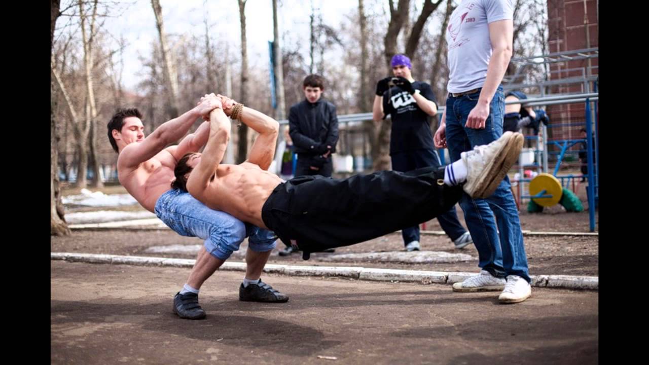 Будни движение. Ghetto Workout воркаут. Стрит воркаут гетто. Уличный воркаут. Уличные спортсмены.