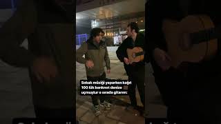 İzmir Alsancakta Gitar Ile Sokak Müziği Yapmak Şebnem Ferah Hoşcakal