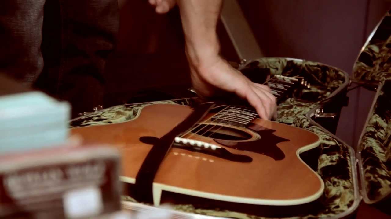 Watch Rue Royale - Pull me like a string (In session for Re:VERSION in Rotterdam) on YouTube Watch Rue Royale - Pull me like a string (In session for Re:VERSION in Rotterdam) on YouTube