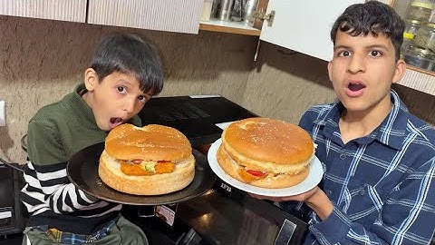 Etna Bada BURGER Bana Diya 😍@souravjvlogs