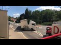 Řidič kamionu nezvládl kruhový objezd pod hradem v Mladé Boleslavi