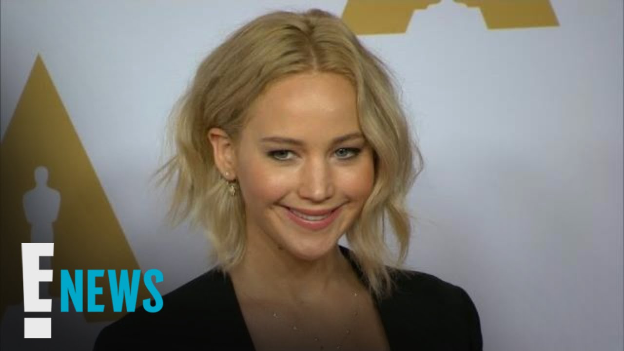 e news trending now Jennifer Lawrence FaceTimes With Students | E! News