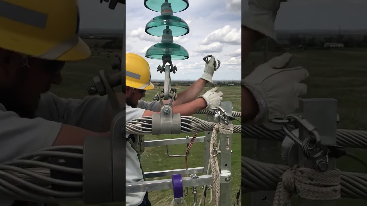 Linieros realizando trabajo en lineas de alta tensión sin energizar