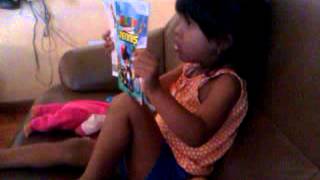Los tres cerditos. Leído por Isabel (2 años). screenshot 5