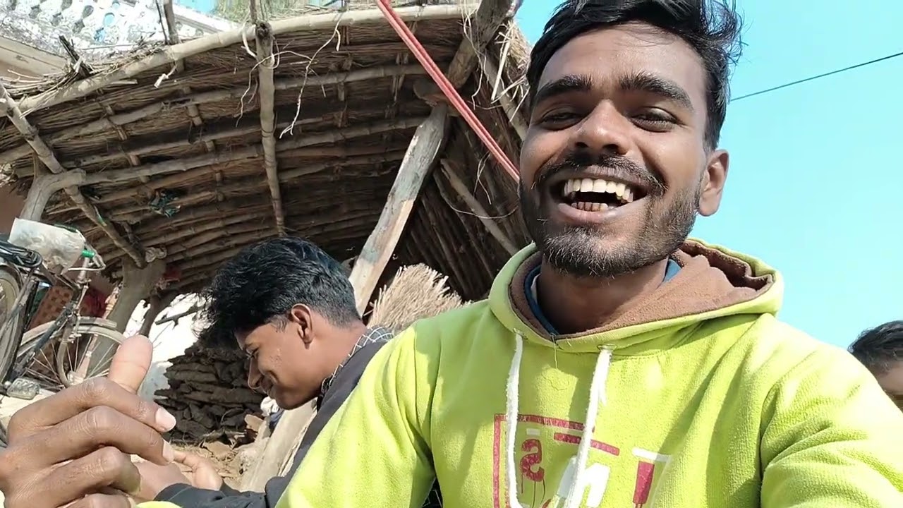 वीडियो बनाने वाले को लोग पागल समझते हैं