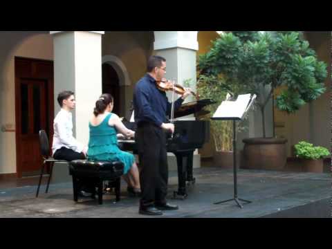 "Estrellita" arr. Heifetz en "Concierto de Apertura del IV Festival de Violin 2011"