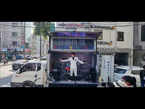 강동구 성내2동 롯데시네마 버스킹공연 주민을위한 가수분들의 재능기부공연 공연문의 010 2727 5141