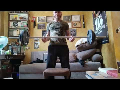 Подъем на бицепс через отведение. Гриф прямой. Улучшил результат. 👍💪🦁 ...