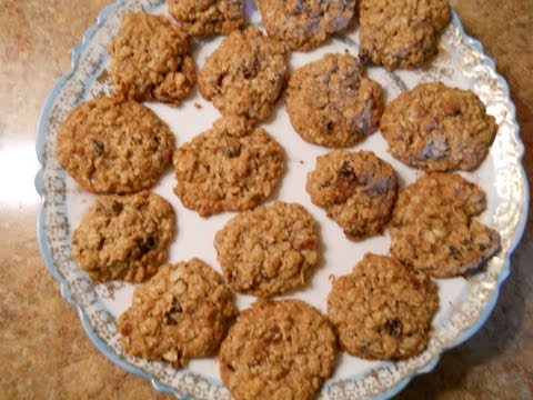 Fruit and Nut Oatmeal Cookies