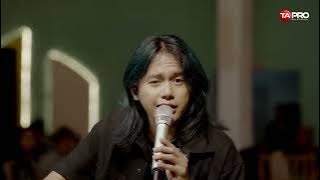 maulana Ardiansyah-sia sia merindu(live ska reggae)