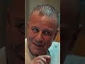 بص احنا رجالة زي بعض بس انا ارجل منك إجازة مفتوحة