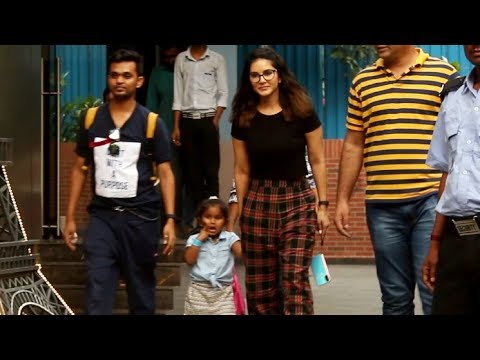 Sunny Leone Spotted With Family At Juhu video editing software free