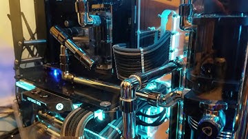 Singularity Computers Spectre case build, "Oil Slick"