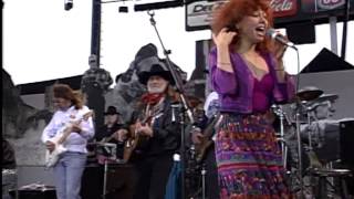 Video thumbnail of "Willie Nelson and Mary Pat Davis - Walkin' After Midnight (Live at Farm Aid 1993)"