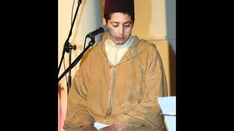 مقطع رائع للقارئ خالد العابدي من سورة الفرقان بكلية الاداب  بمراكش