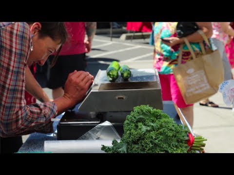 PSU Vanguard Visits the Woodstock Farmers Market