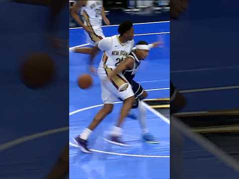 Derik Queen behind-the-back DIME! #pelicans #mavericks #highlights
