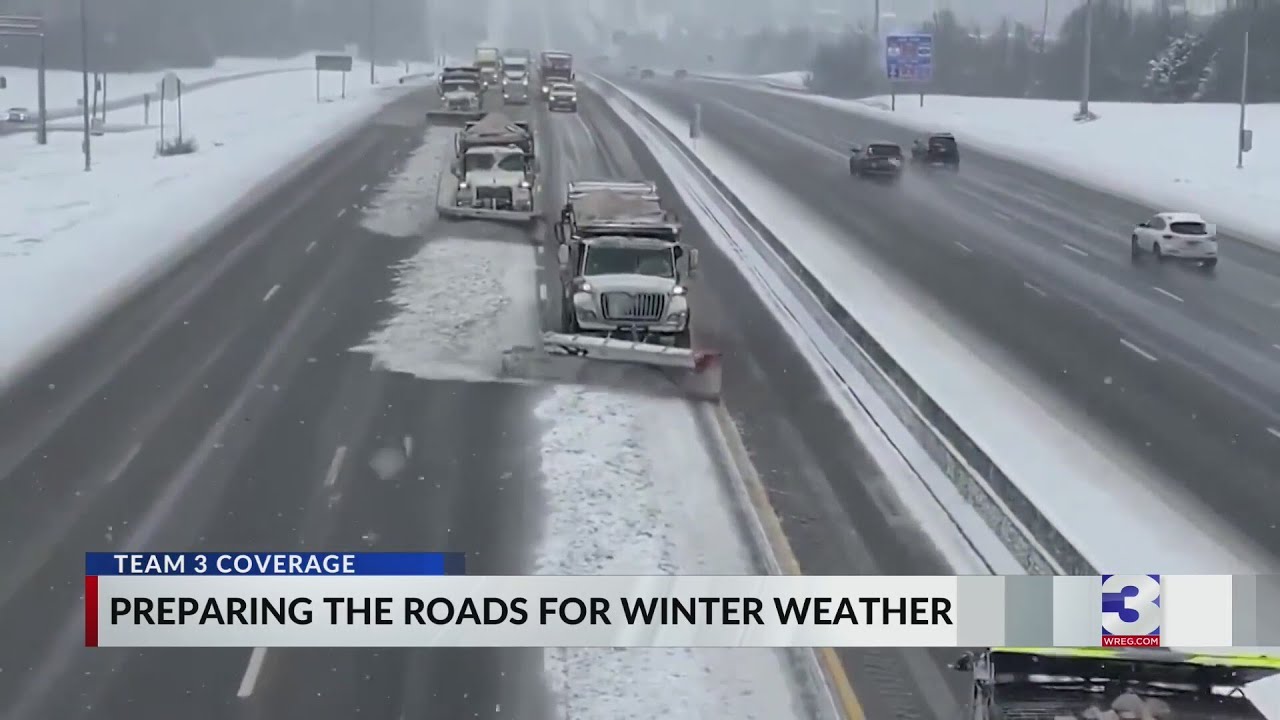 Preparing the roads for winter weather - YouTube